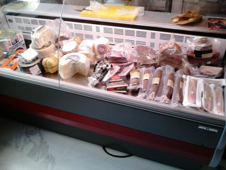 γαστρονομικόν με μνεία στον καβουρμά